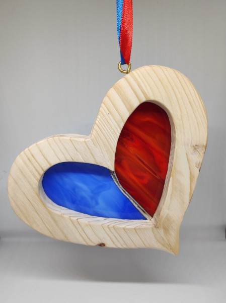 Herz mit Glas und Holz